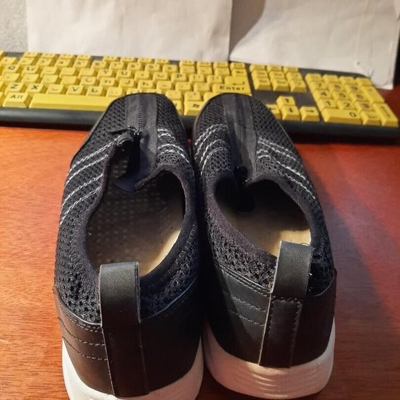 NEW ! Easy Spirit Walking Sneaker Zipper in Front Black Size 8 - Picture 4 of 5